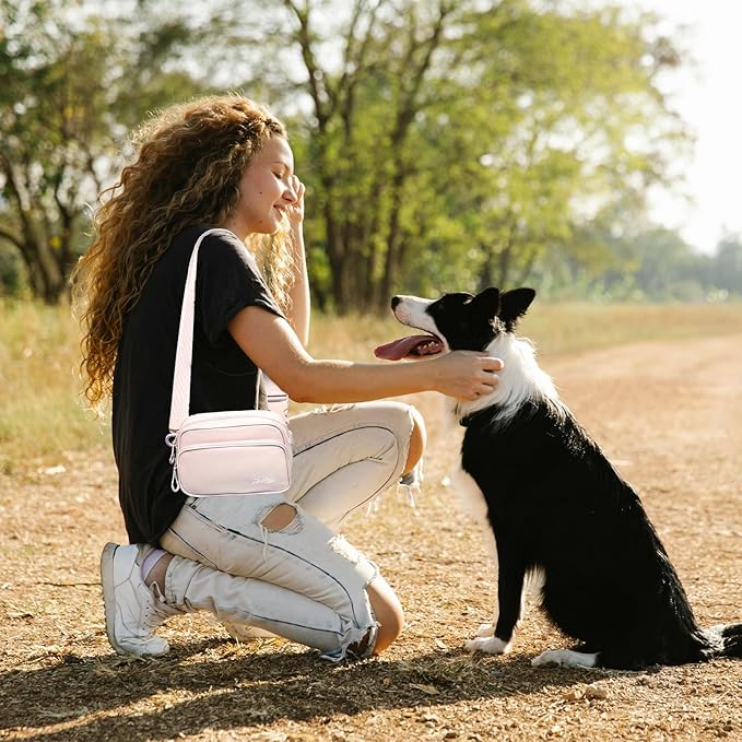 Dog Treat Pouch, Removable Treat Pouches Pet Training Pouch, Hand Free Dog Walking Bag with Carabiner, for Puppy Travel or Outdoor Use (Pink)